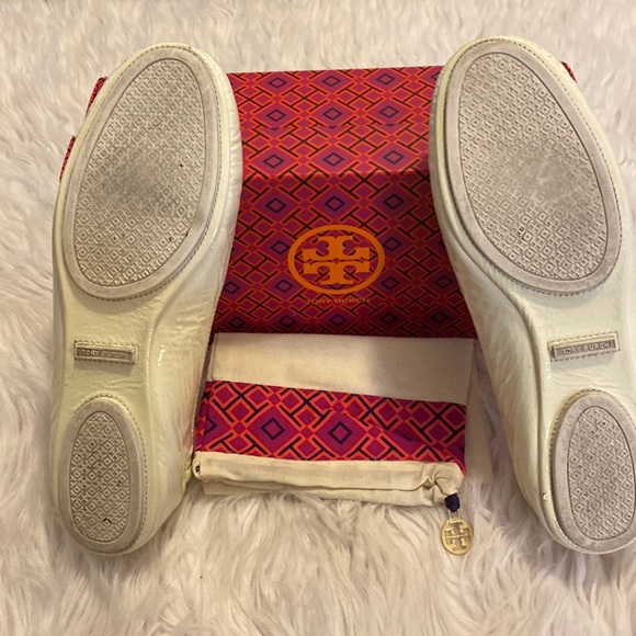 Tori Burch Minnie Travel Ballet with Logo, Ivory, Size 10.5 - Picture 2 of 11